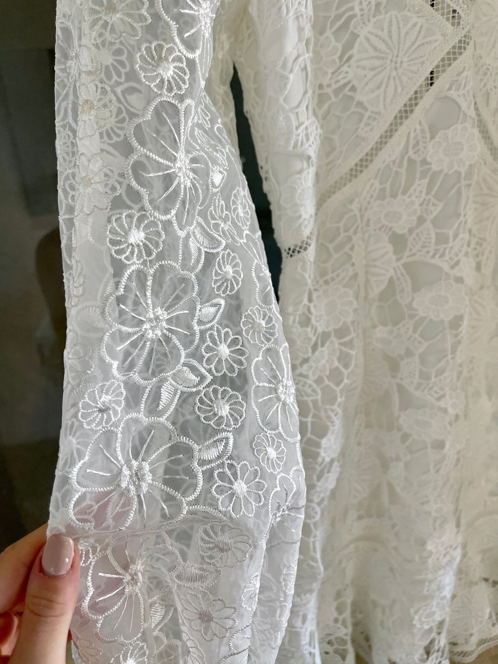 Robes: Kleid mit Blumenapplikationen Grösse S – D'occasion à Ennetbürgen par sarahsofia 2