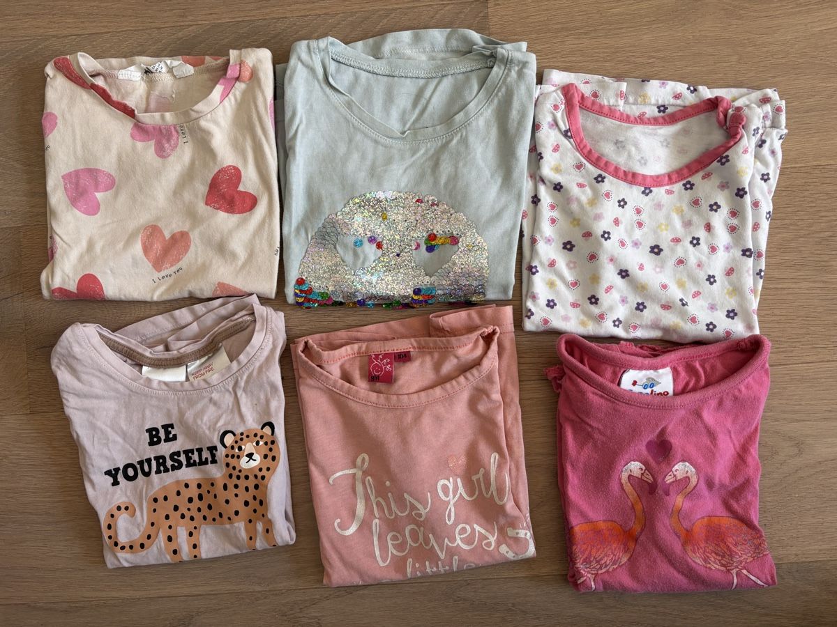 Lotti & Set di vestiti: Mädchen Kleiderpaket Sommer Grösse 104 – Usato da Wahlen b. Laufen venduto da Slash077 1