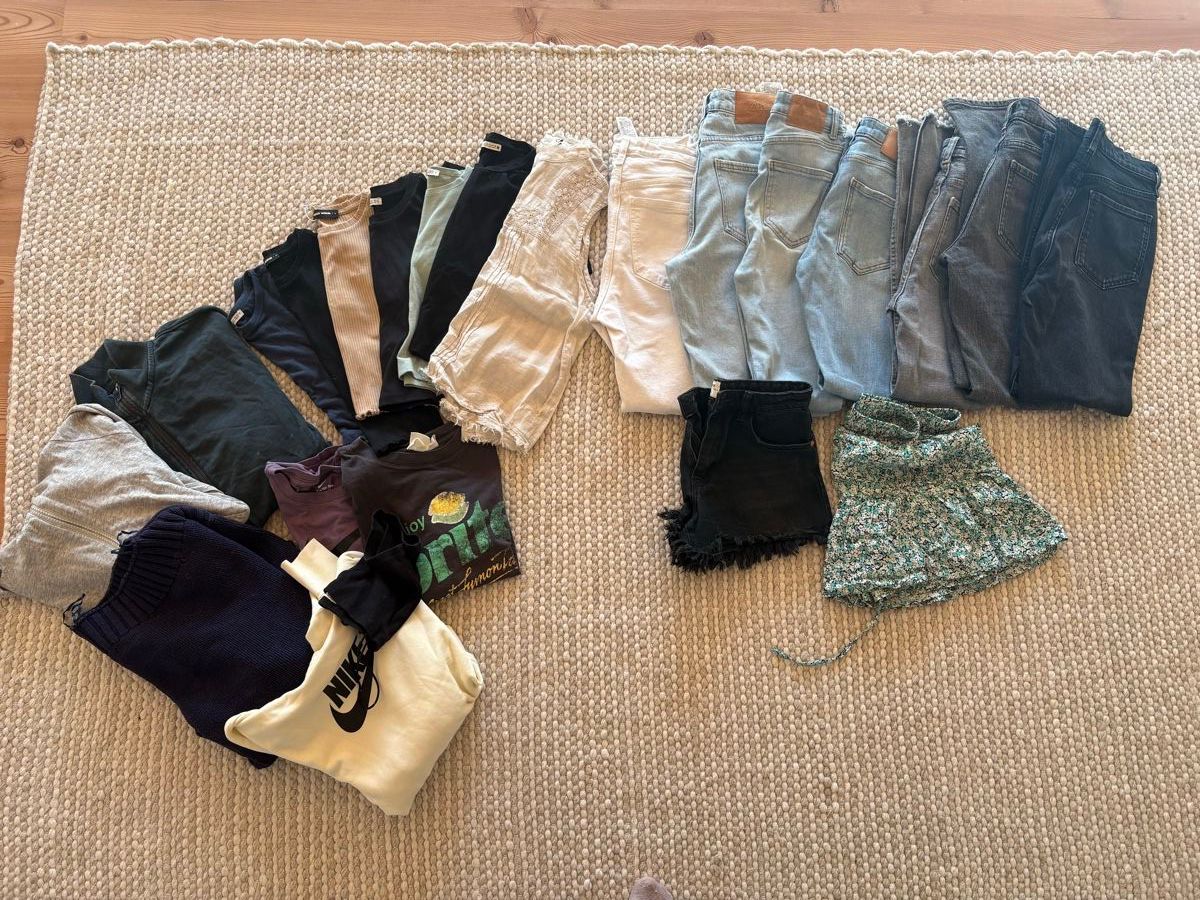 Lotti di vestiti: Clothes package sizes 34,36 – Usato da Zuoz venduto da stumholm