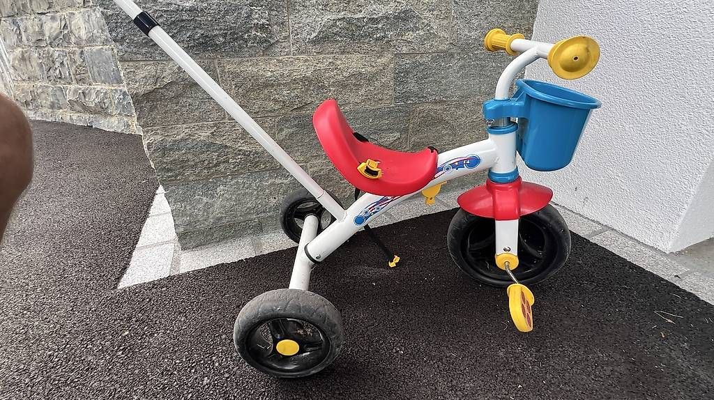 Veicoli per bambini: Puky Dreirad mit Schiebestange – Usato da Mosnang venduto da Com89 2