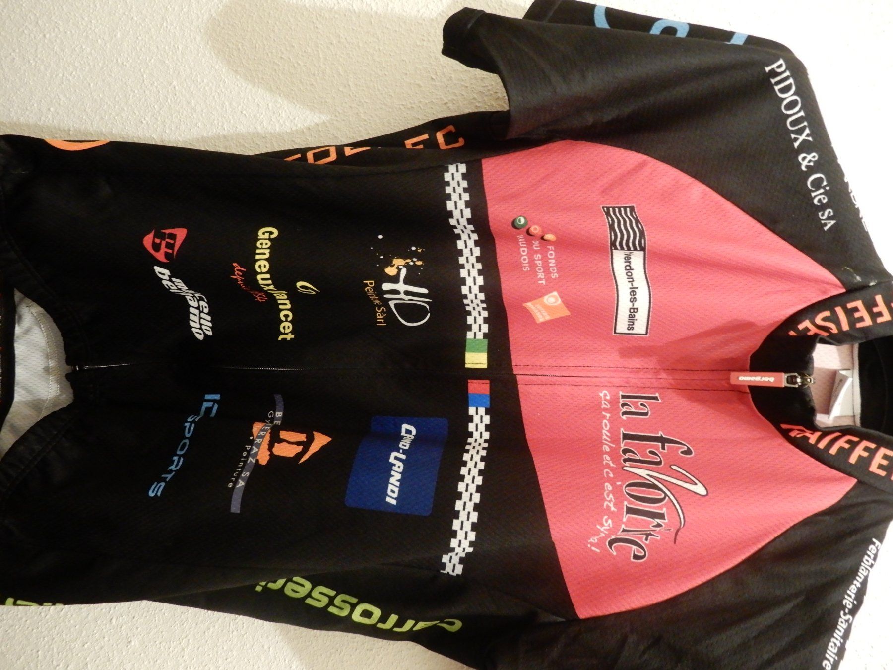 Pantaloni: Lot équipement cycliste – Usato da Cortaillod venduto da Eddi8 3