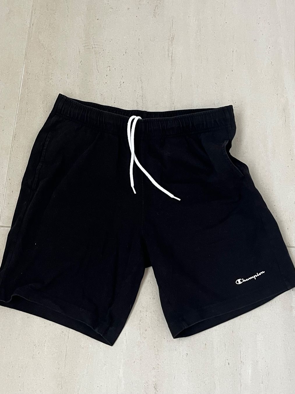 Champion Pantaloni: Champion Shorts schwarz Gr M – Usato da Luzern venduto da Sono2 3