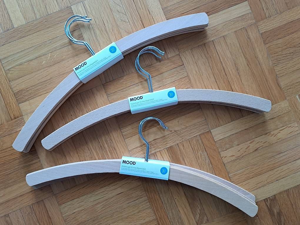 Appendiabiti: Holzkleiderbügel 9 Stück – Usato da Weinfelden venduto da Mausi2
