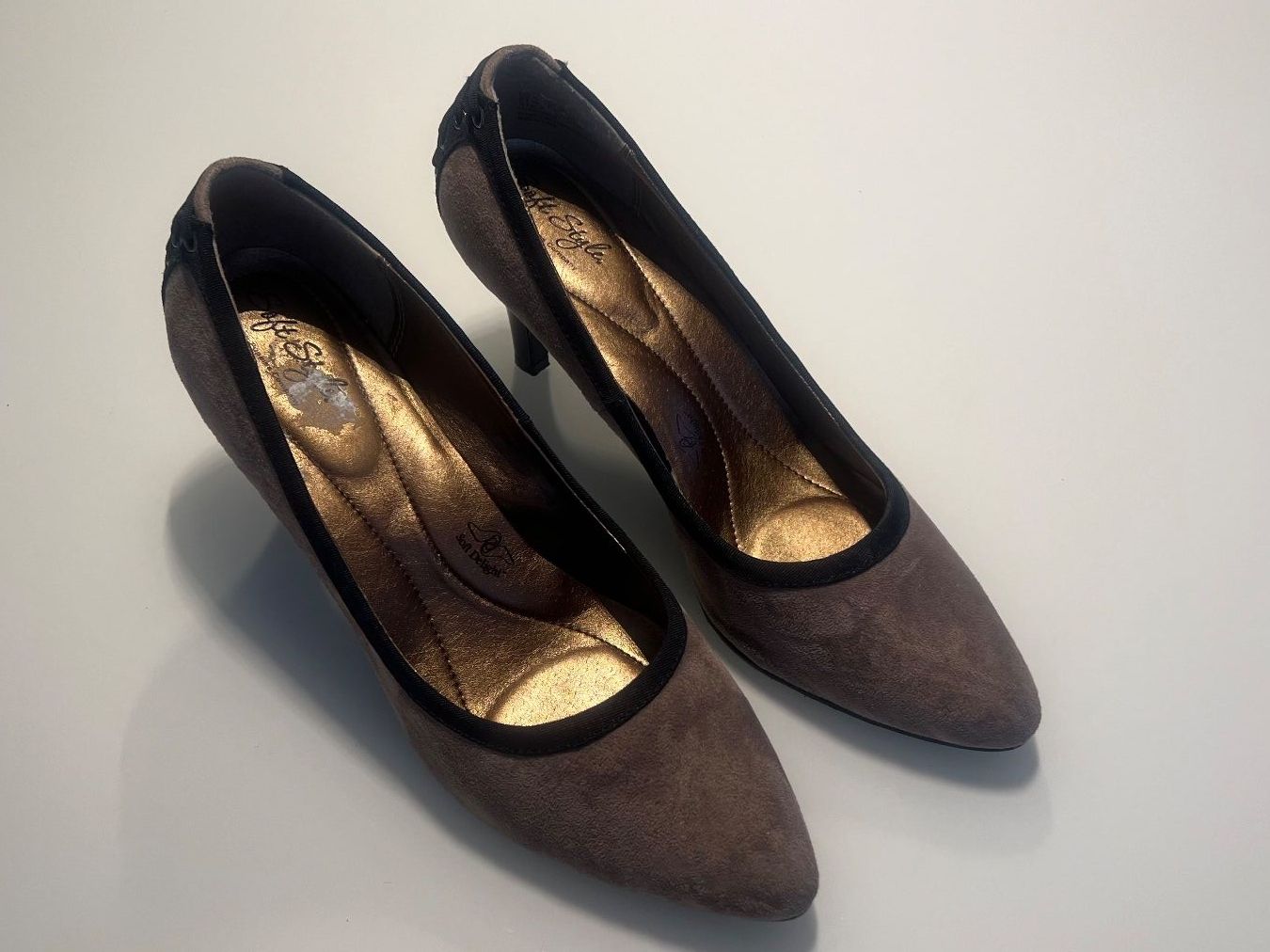 Scarpe da donna: High Heels, Pumps mit Soft-Sohle, Grösse 39 – Usato da Kehrsatz venduto da Louvitesse 1