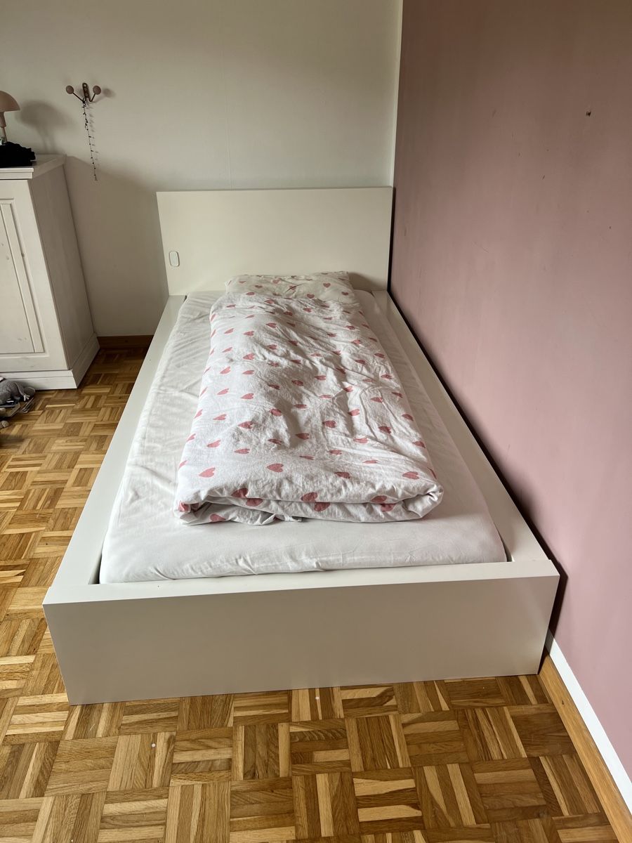 Letti: IKEA Malm Bettrahmen weiss 90x200 – Usato da Uster venduto da Smint12 2