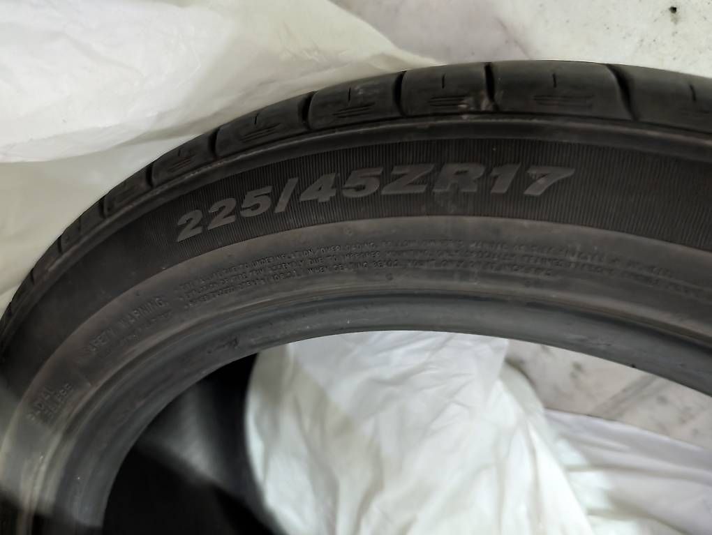 Pneus & Kompletträder: Pneus Nexen 225/45ZR17 – Gebraucht aus Renens VD von Vp24 1
