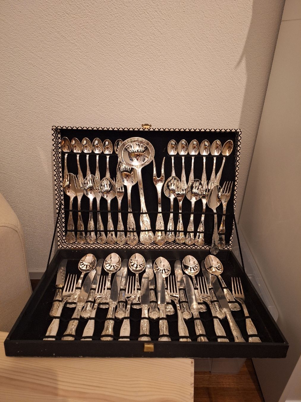 Set di posate: Besteck Set versilbert 51 Teile 12 Personen – Nuovo (secondo la descrizione) da Jona venduto da SL95