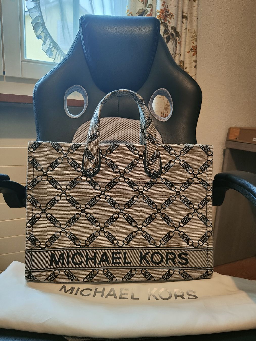 Michael Kors Borse da donna: Michael koes – Usato da Hausen AG venduto da dar_gt8p