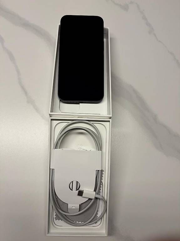 Telefoni cellulari / Smartphones: I Phone 14 – Usato da Frauenfeld venduto da Mercedes119 1