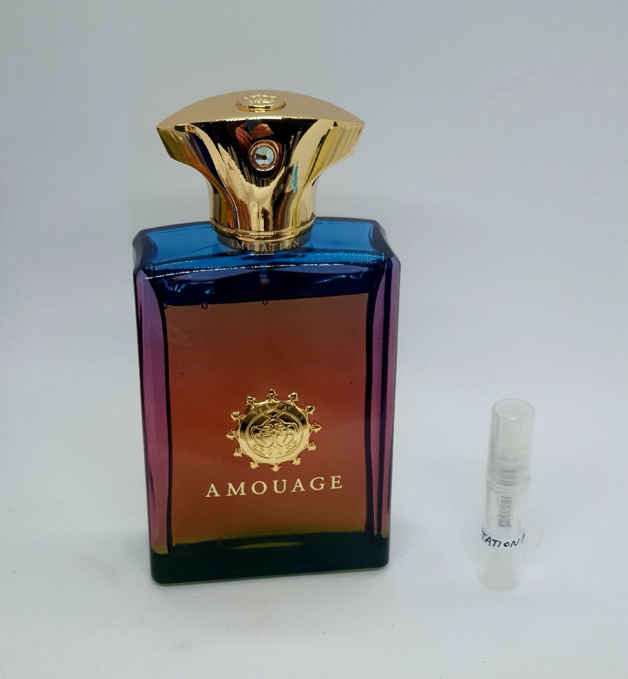Amouage Profumi & Eau de Toilette: 2 ml IMITATION MAN AMOUAGE ABFÜLLUNG – Nuovo (secondo la descrizione) da St. Gallen venduto da CaliSunshine