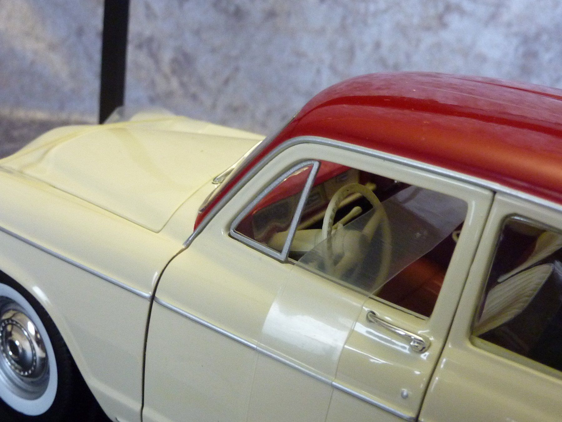 Simca Modellini d'auto: Simca Aronde P60  1:18 – Nuovo e nell'imballaggio originale da Dürrenäsch venduto da modellautos4you 5
