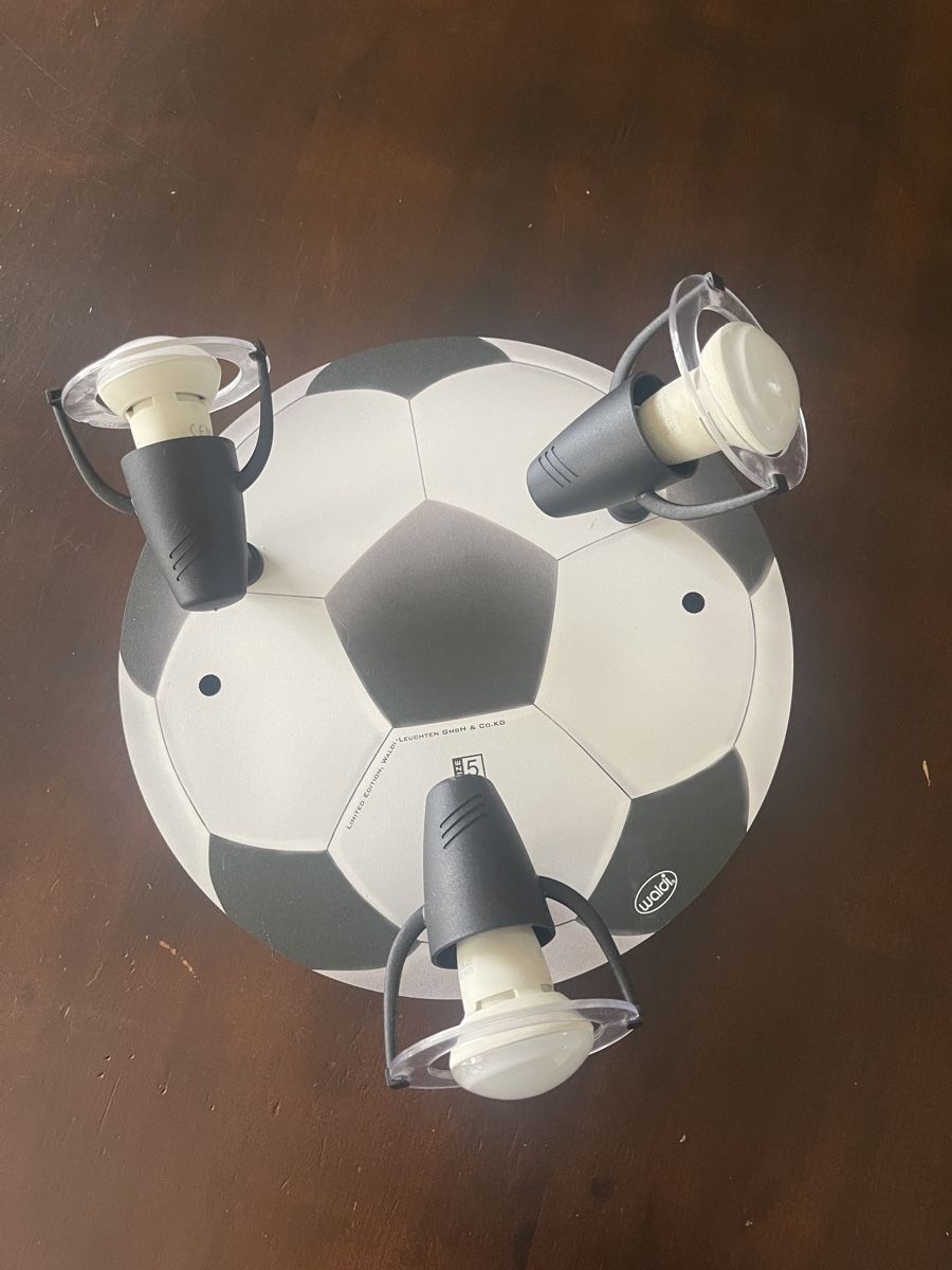 Lampadari & plafoniere: Deckenleuchte Fussball Design – Usato da Fällanden venduto da Liefie