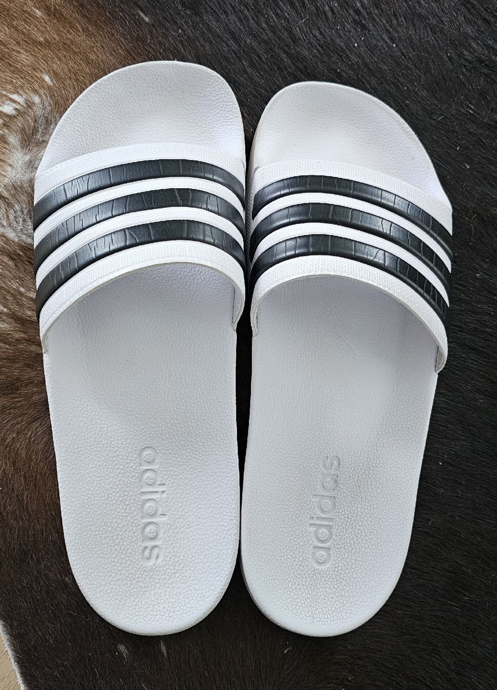 Adidas Scarpe da uomo: Adidas Adileten – Usato da Mörigen venduto da Perlenk