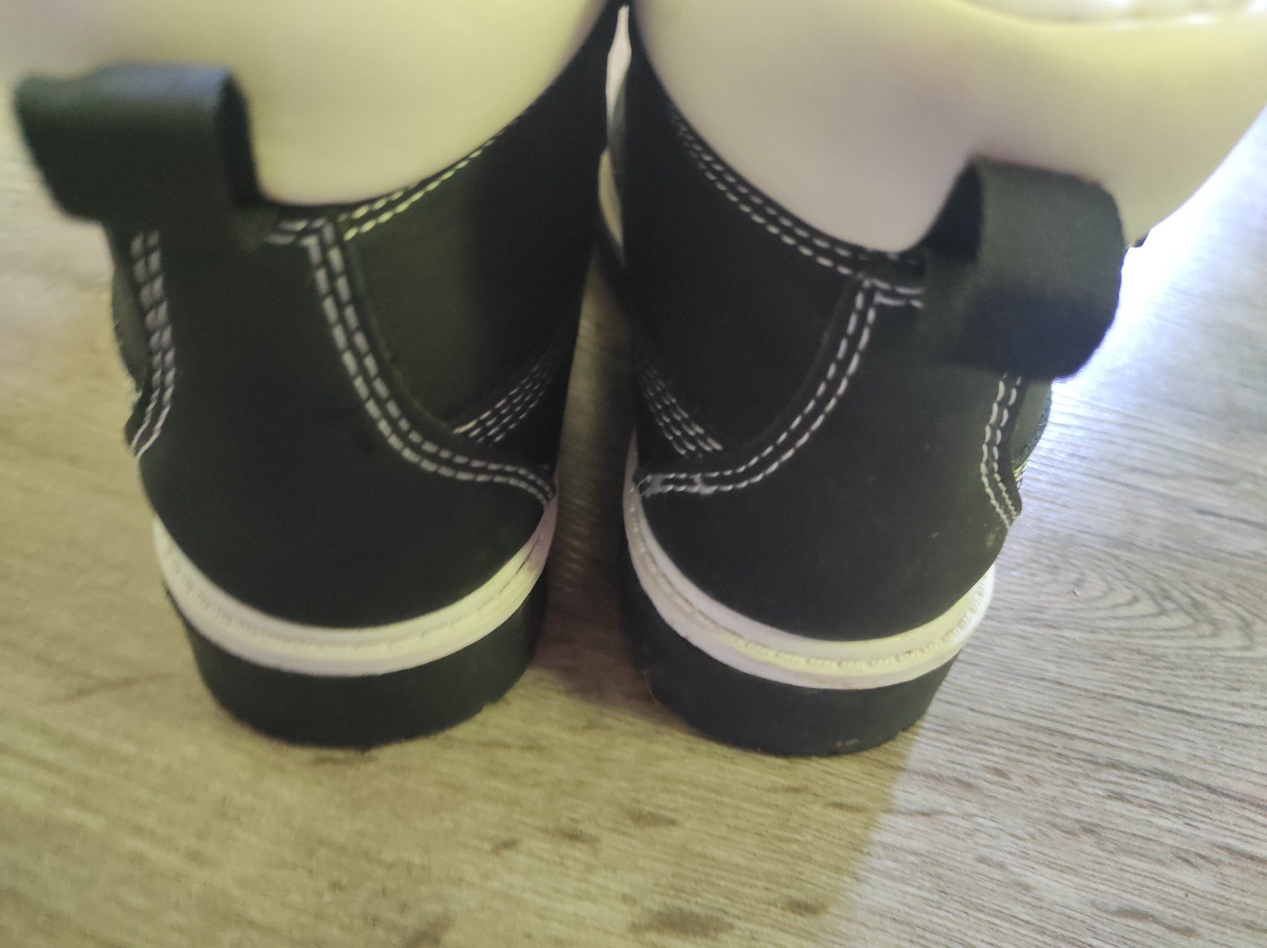 Scarpe per ragazze: Bottines fille p.33-33,5 – Usato da Renens VD venduto da cla_7zv5 1