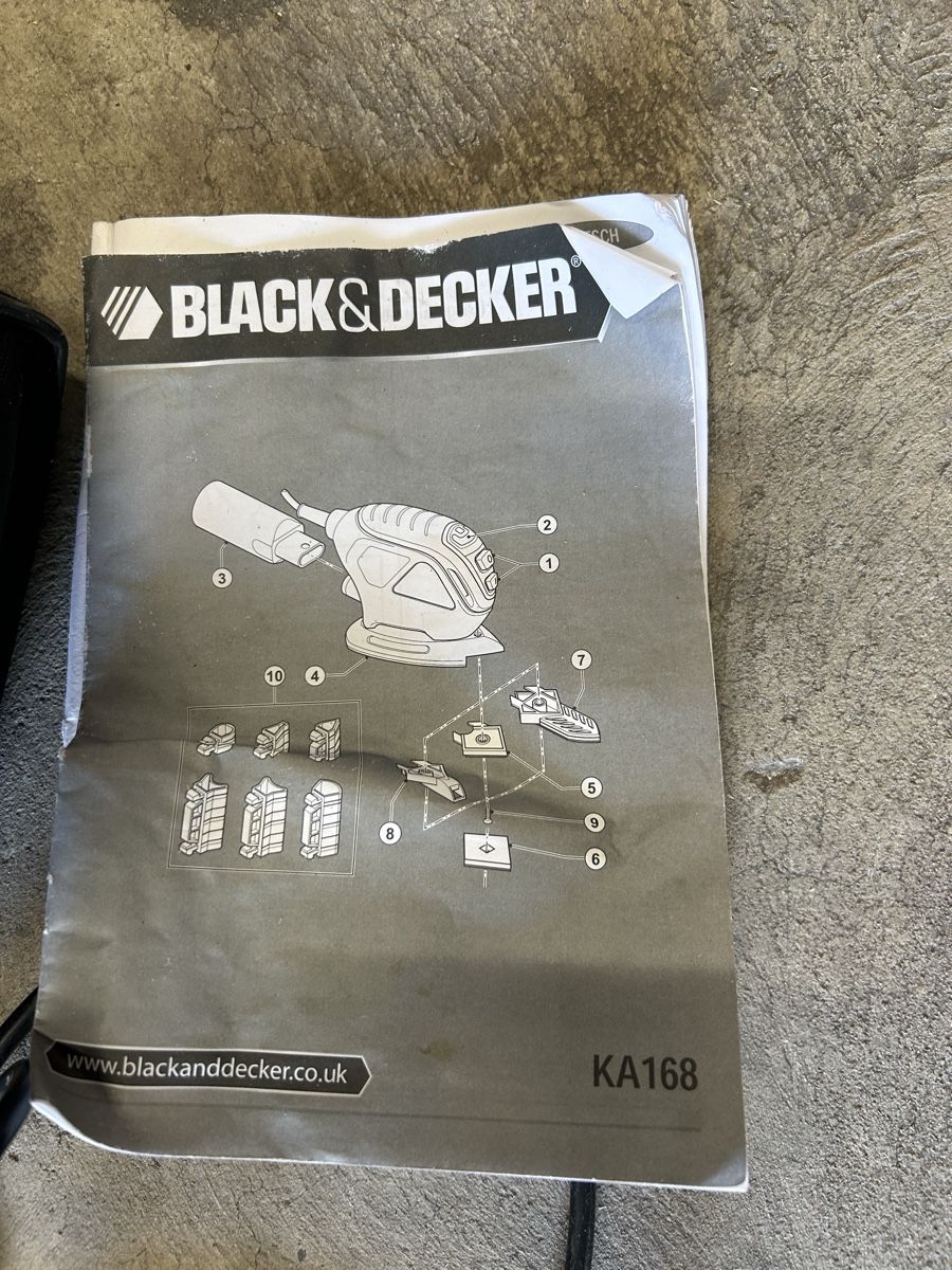 Schleifen & Polieren: Black & Decker Multischleifer KA168 Mouse mit Zubehörtasche – Gebraucht aus Seuzach von Commodore64 1