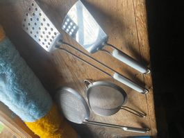 Küchenhelfer Set 4-teilig Sieb und Pfannenwender ungebraucht