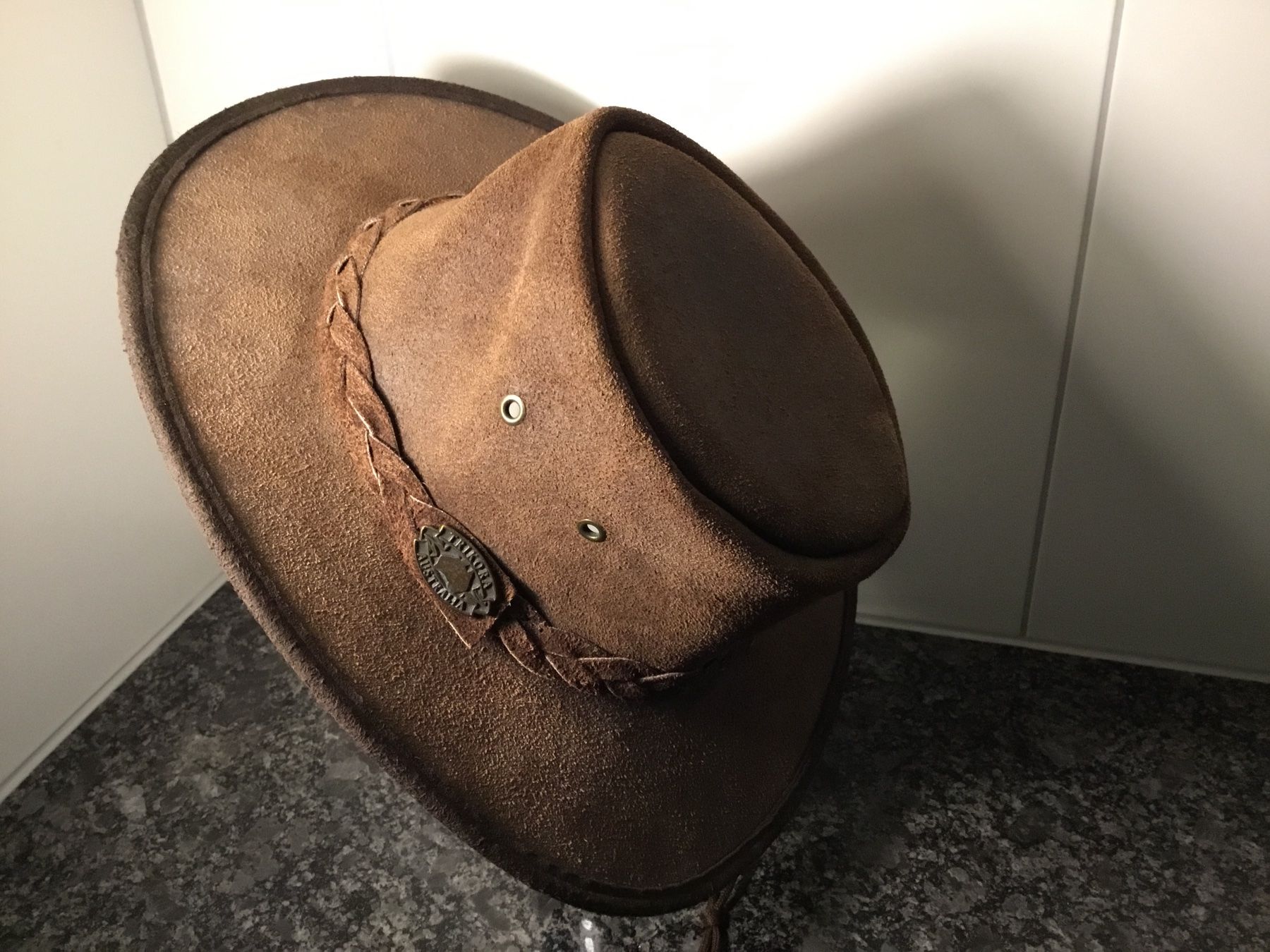 Hüte, Mützen & Caps: Cowboyhut aus Echt- Wildleder – Neu (gemäss Beschreibung) aus Chur von  1