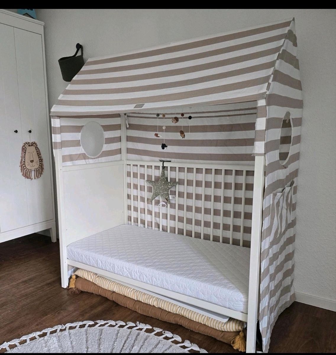 Letti: Stokke Kinderbett Haus – Usato da Regensdorf venduto da Kaffeekanne2106 1