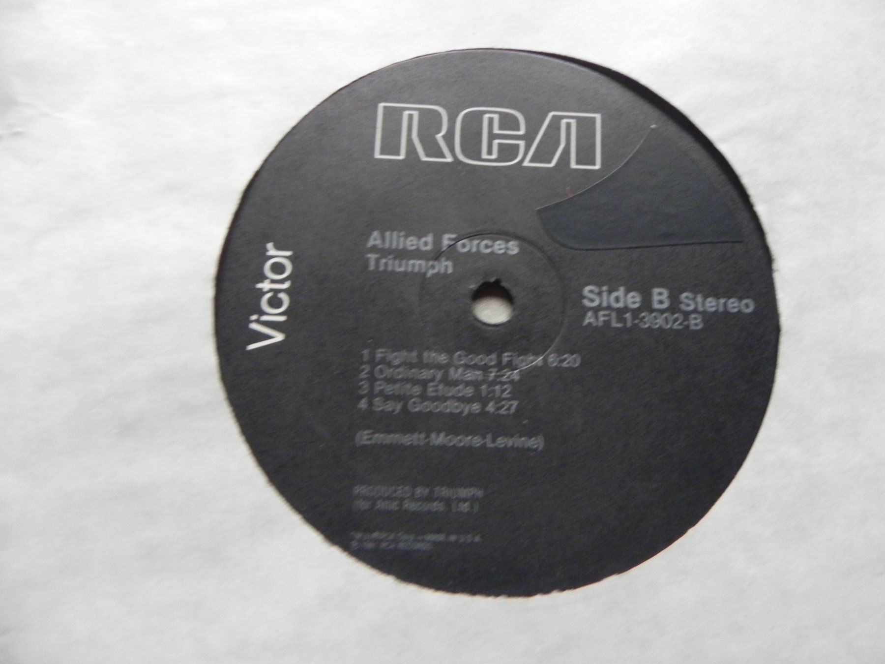 Dischi in vinile: LP Canada Hardrock AOR Triumph 1981 Rllied Force – Usato da Siebnen venduto da krimsie 5