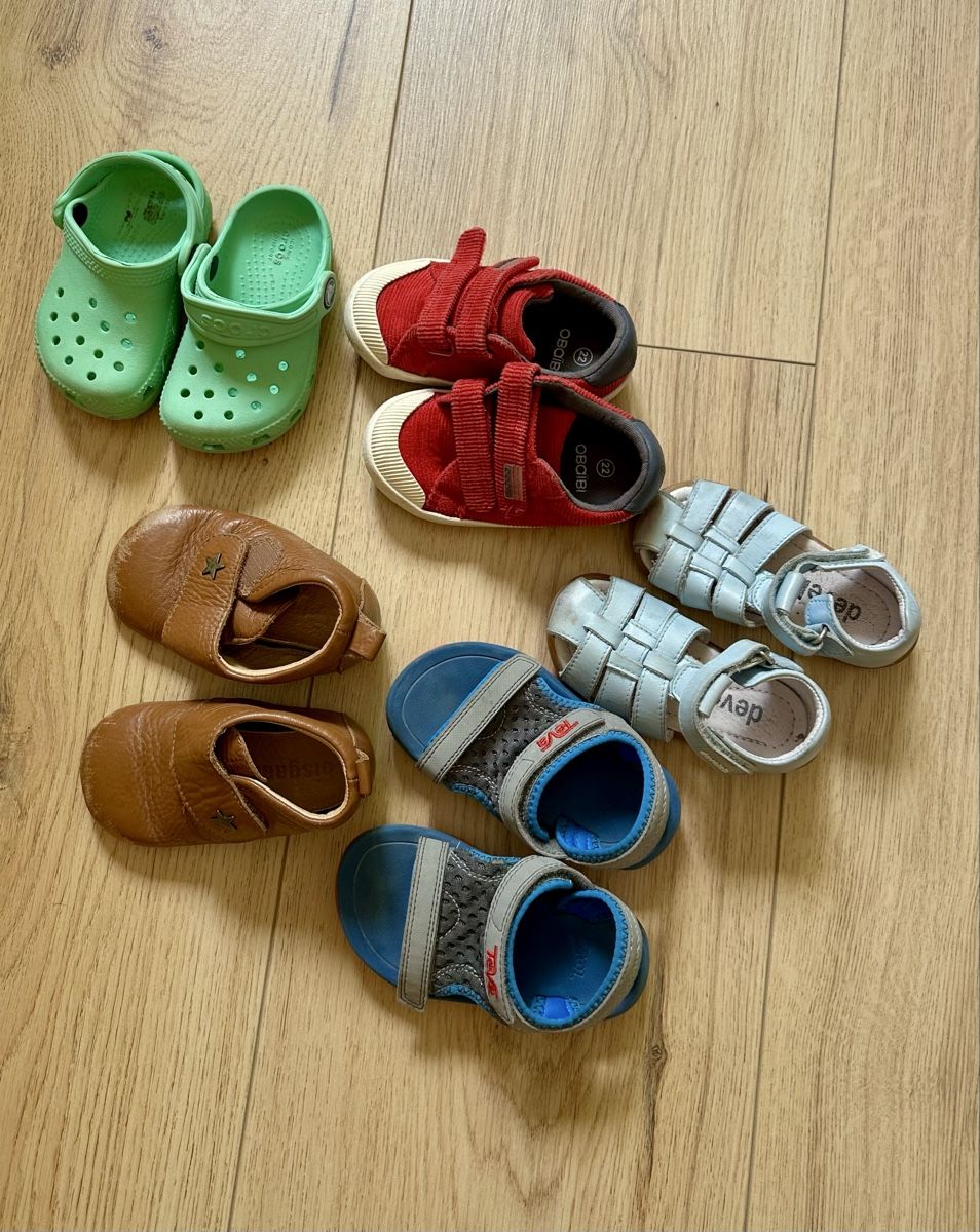 Scarpe per ragazzi: Kinder Schuhe Gr.22 – Usato da Zürich venduto da Lena.17