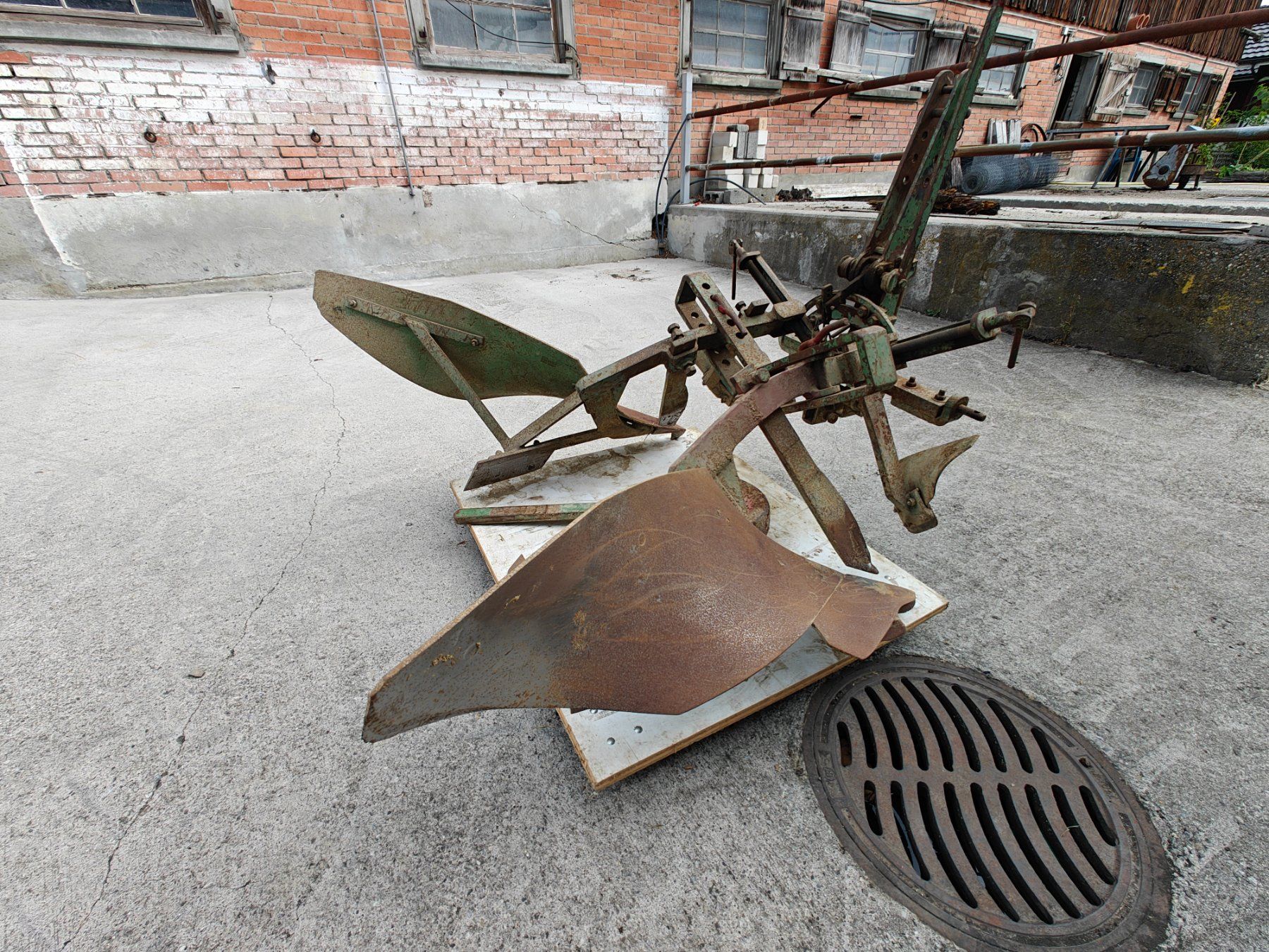 Pflüge: Einschar Pflug Menzi – Gebraucht aus Klarsreuti von Fredsch 4