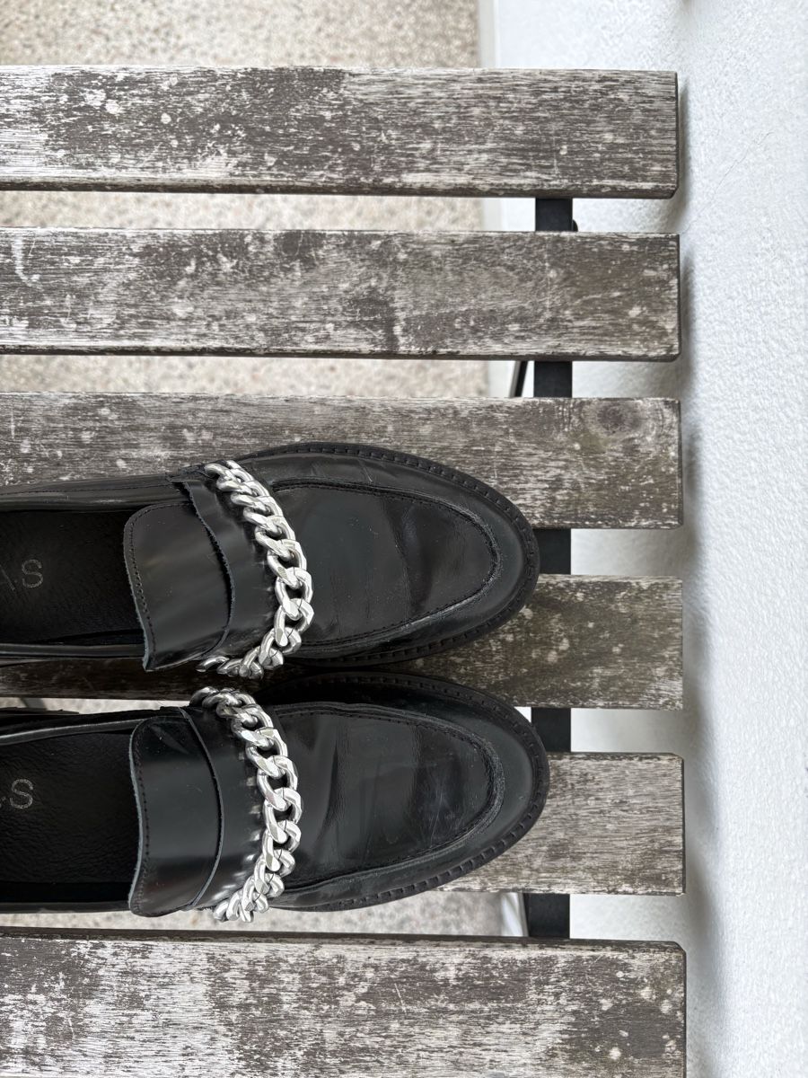 Damenschuhe: Y.A.S Loafer schwarz mit Kette  – Gebraucht aus Bern von mar_5bz9 5