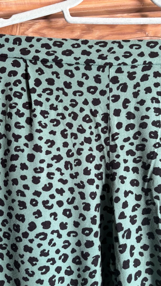 King Louie Pantaloni: Hose mit Leopardenmuster Petrol/Schwarz – Usato da Balsthal venduto da wasserente 2
