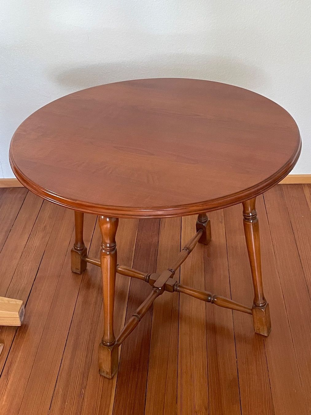 Tischset: Windsor Sessel + runder Windsor Tisch – Gebraucht aus Aarau von sim_j7ls 1