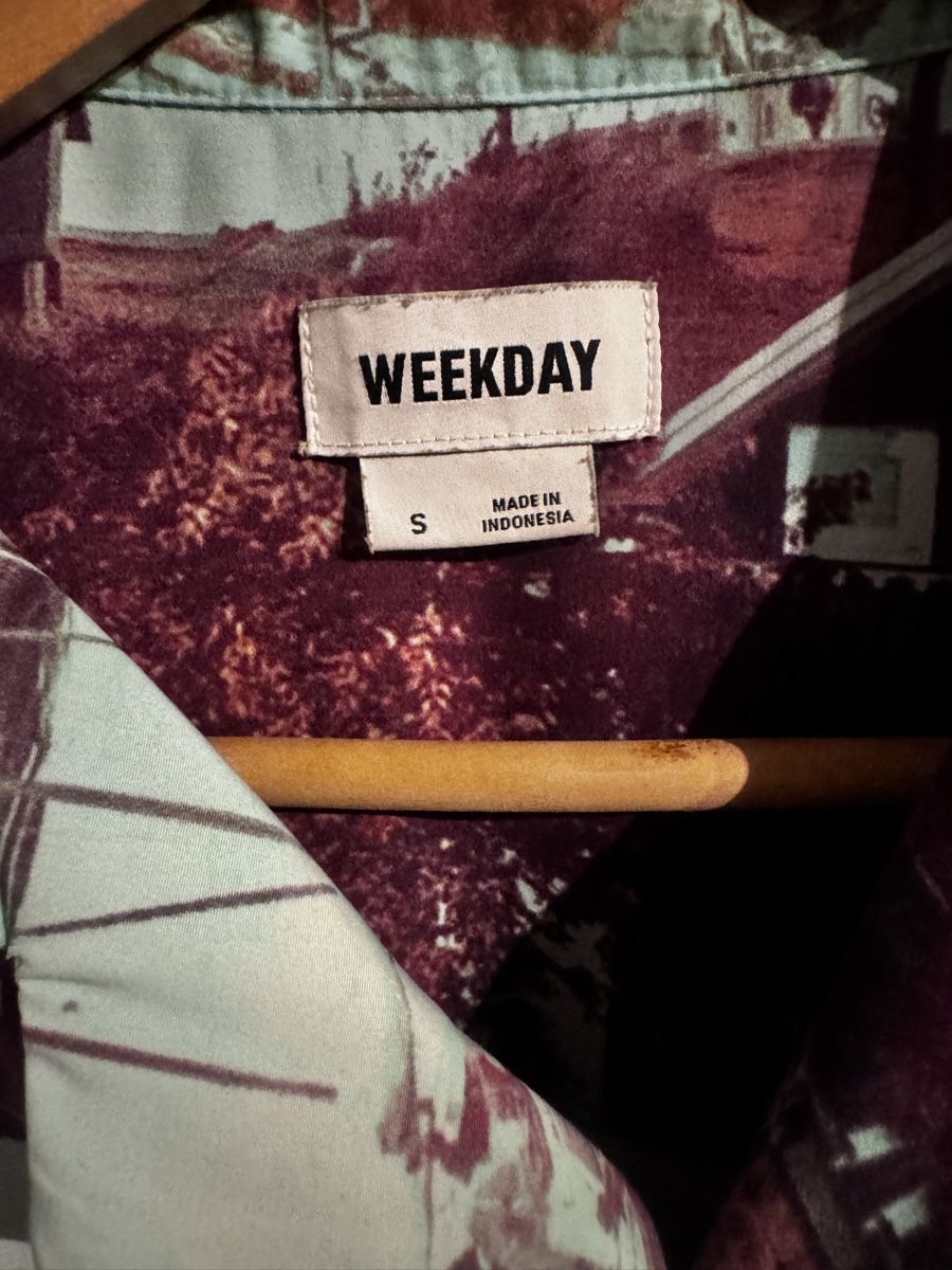 Weekday Camicie: Weekday Kurzarmhemd mit Landschaftsmotiv Grösse S – Nuovo (secondo la descrizione) da Beinwil am See venduto da Tas. 2