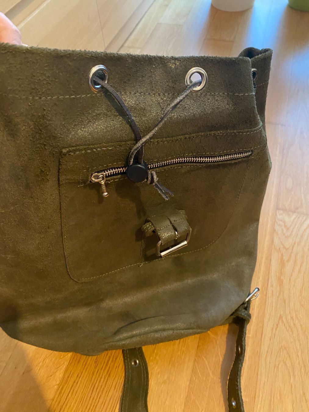 Zaini: Robuster Leder Rucksack olivgrün – Usato da Thalwil venduto da gb_ea2000 3