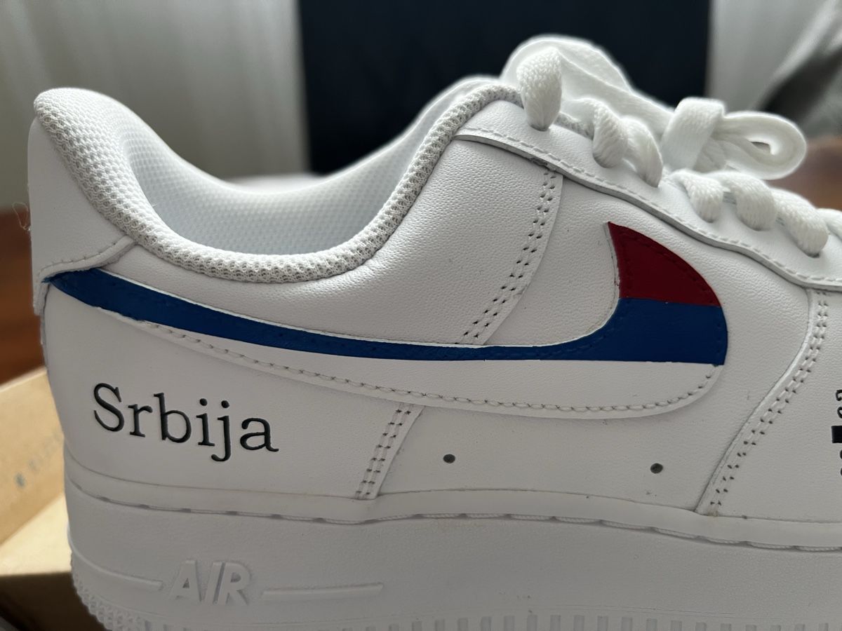 Nike Scarpe da uomo: Nike Air Force 1 Srbija Custom Gr. 41 – Nuovo e nell'imballaggio originale da Gossau SG venduto da cikagile 2