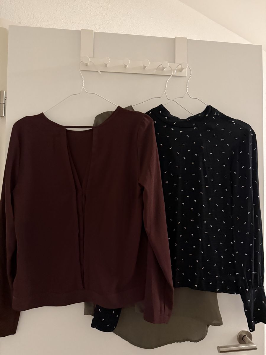 Lots de vêtements: Grosses Kleiderpaket Businessblusen und Blusen M – D'occasion à Frauenfeld par Lunarlilac 4