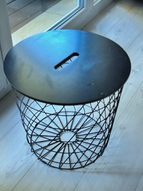 Tables: Storage Table – D'occasion à Le Grand-Saconnex par lol_zs8k