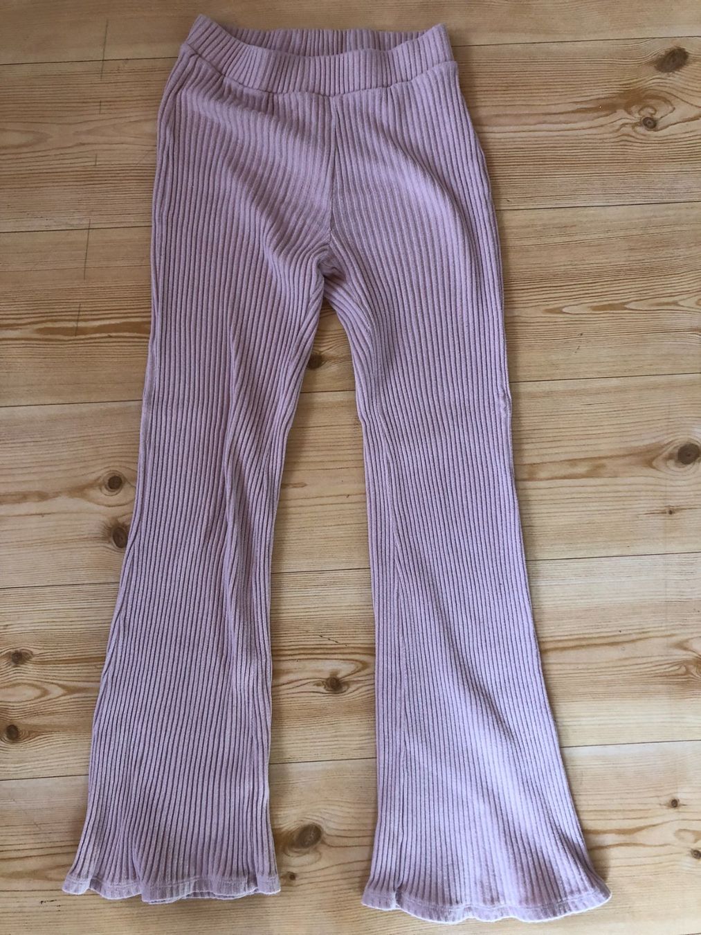Bershka Calze & Collant: Pantalon pattes d'éléphant – Usato da Bulle venduto da sop_ct6x