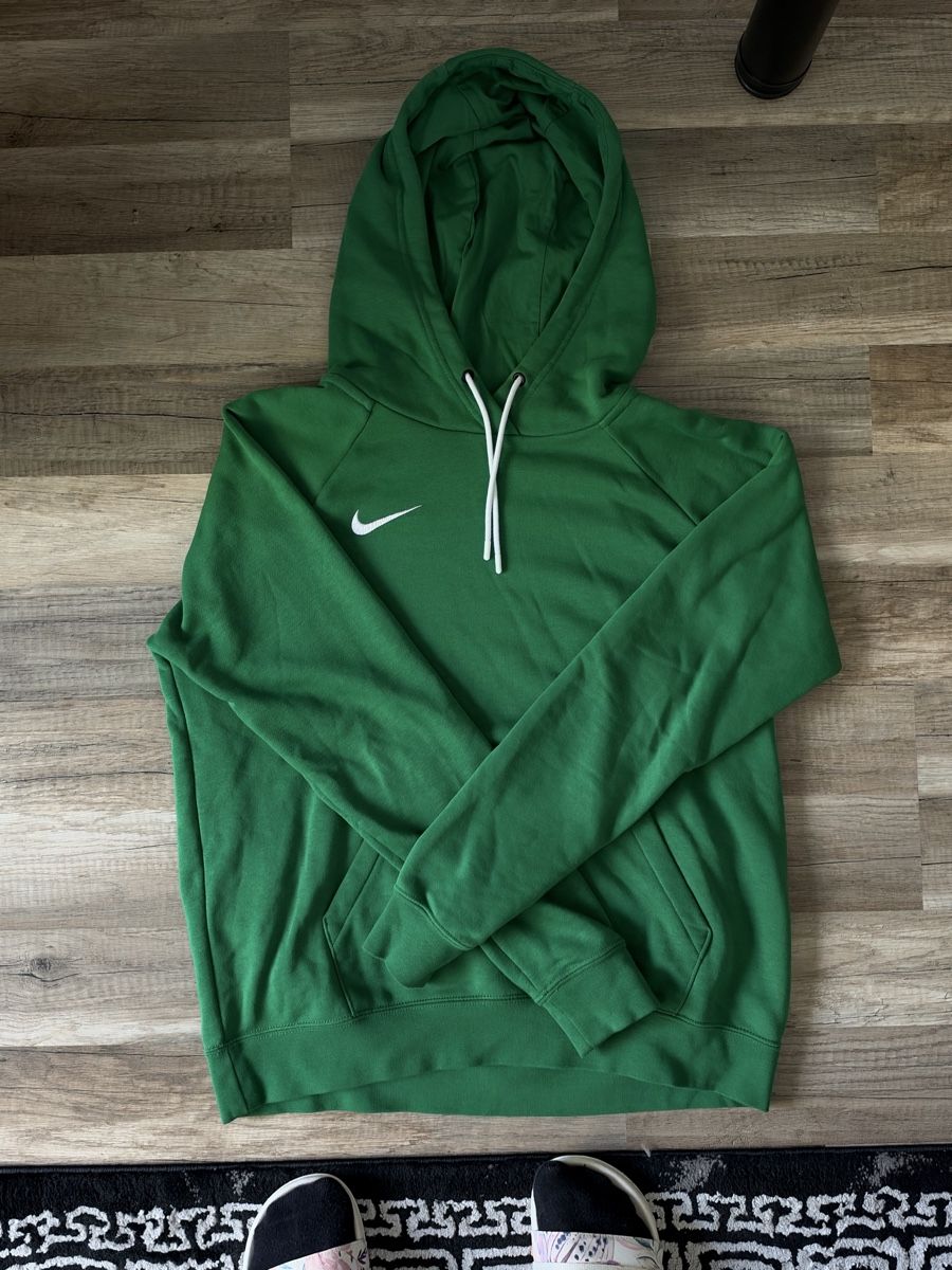 Nike Maglioni & Felpe: Nike Hoodie M – Usato da Cham venduto da selinjoe