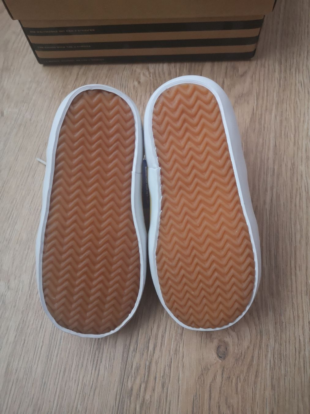 Adidas Schuhe für Jungen: Neue Adidas-Schuhe, Gr. 20, Gelb – Neu (gemäss Beschreibung) aus Ibach von FlyingFox26 5