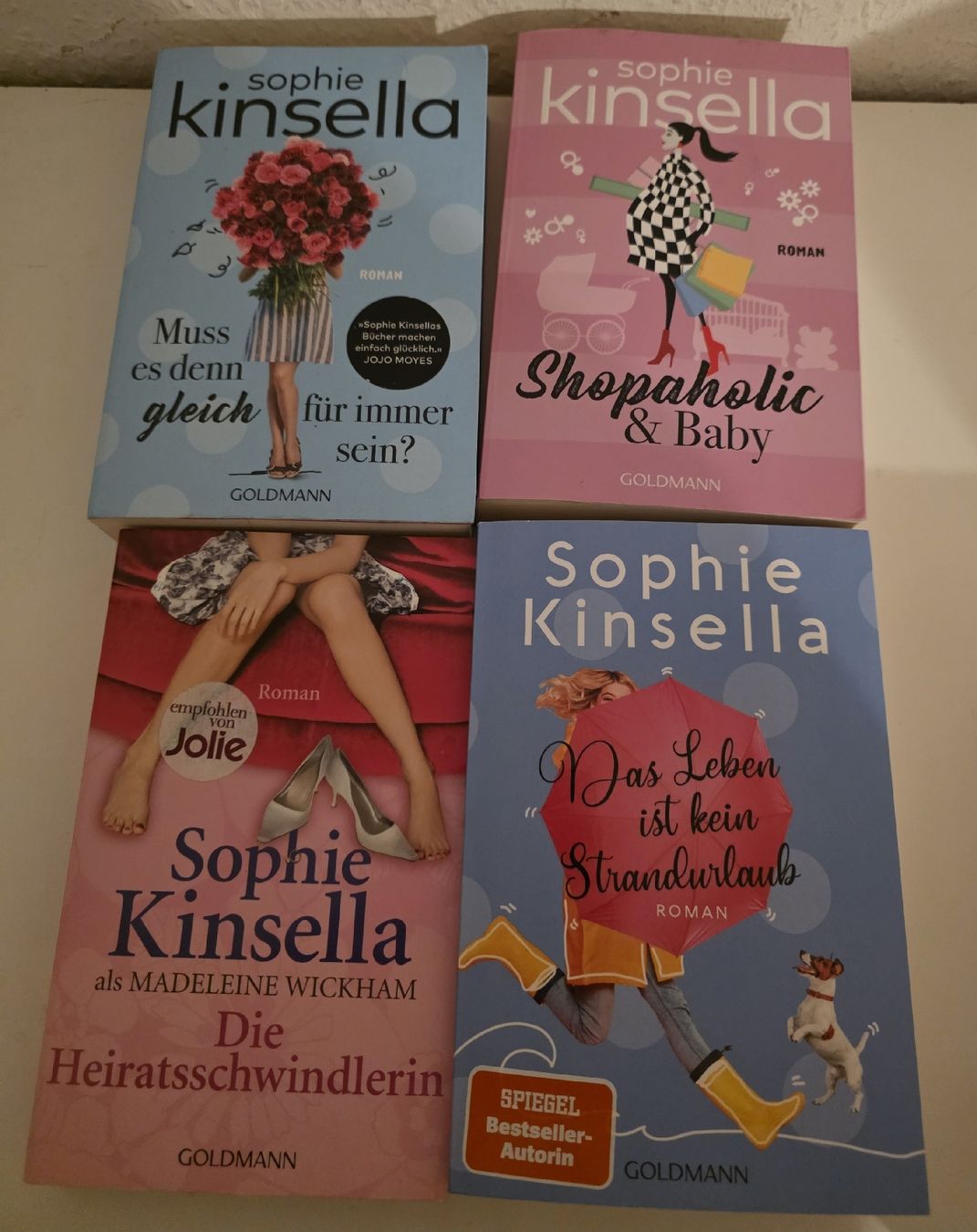 Libri: Sophie Kinsella - 4 Bücher – Usato da Genève venduto da Petite_etoile