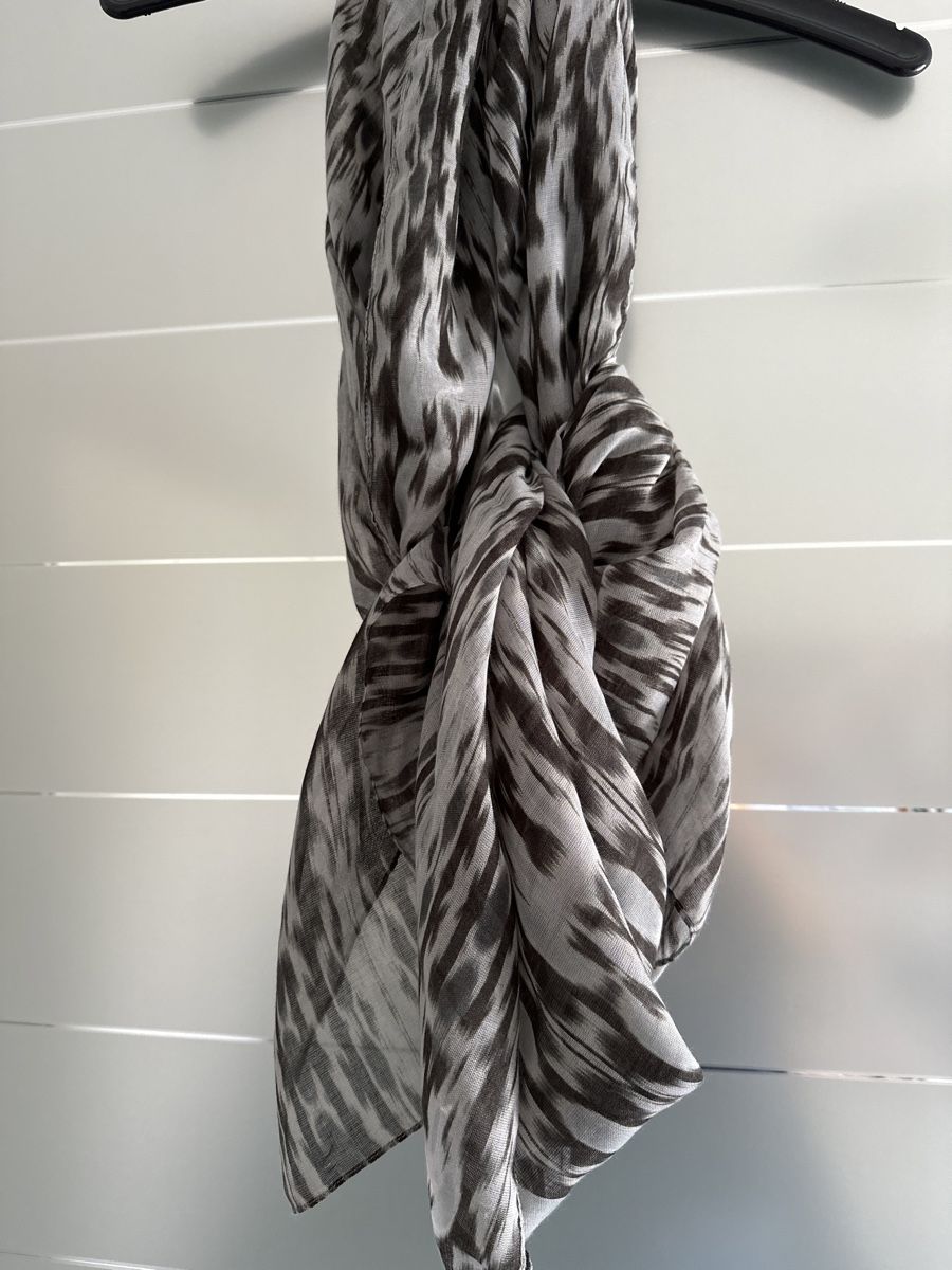 Esprit Foulard & Sciarpe: Schicker ESPRIT Schal, schwarz/weiss, Mustermix – Usato da Wangen SZ venduto da futura14