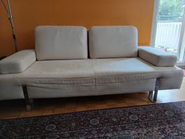 Gemütliches Sofa mit Stauraum