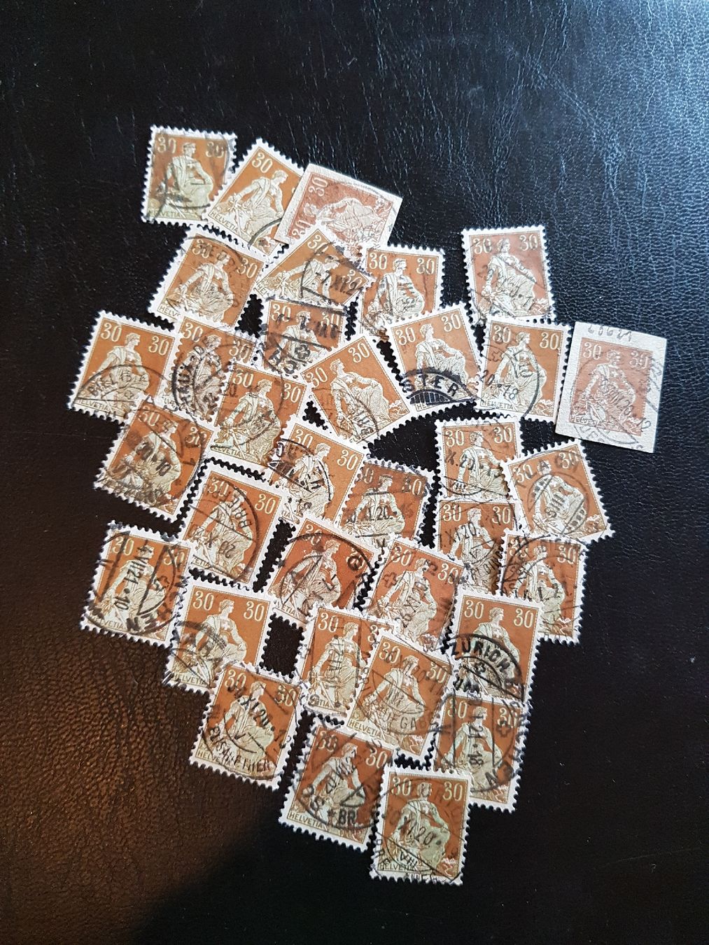 Tutti i francobolli: Briefmarke sitzende Helvetia gestempelt – Usato da Jona venduto da Glareola