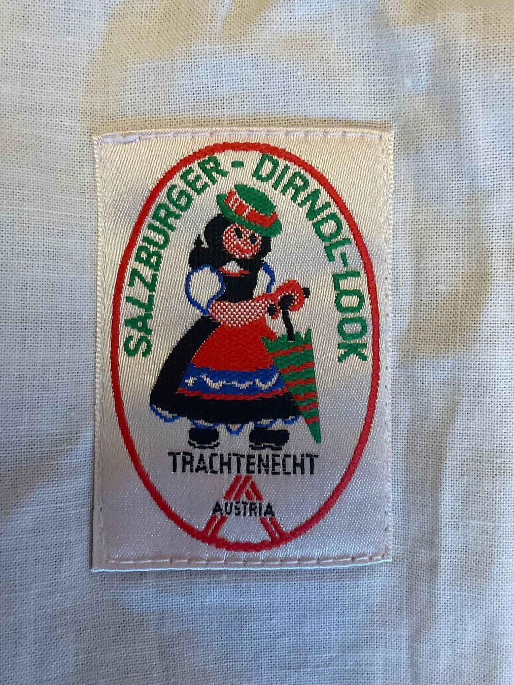 Lotti di vestiti: SALZBURGER DIRNDL KLEIDERSET – Nuovo (secondo la descrizione) da Scuol venduto da Lotus2020 4
