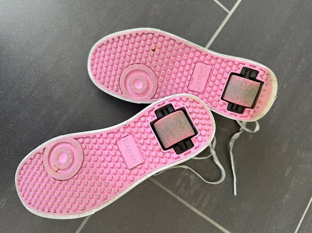Pattini in linea & Pattini a rotelle: Heelys Rollschuhe gr 34 – Usato da Uetendorf venduto da Revotool 1