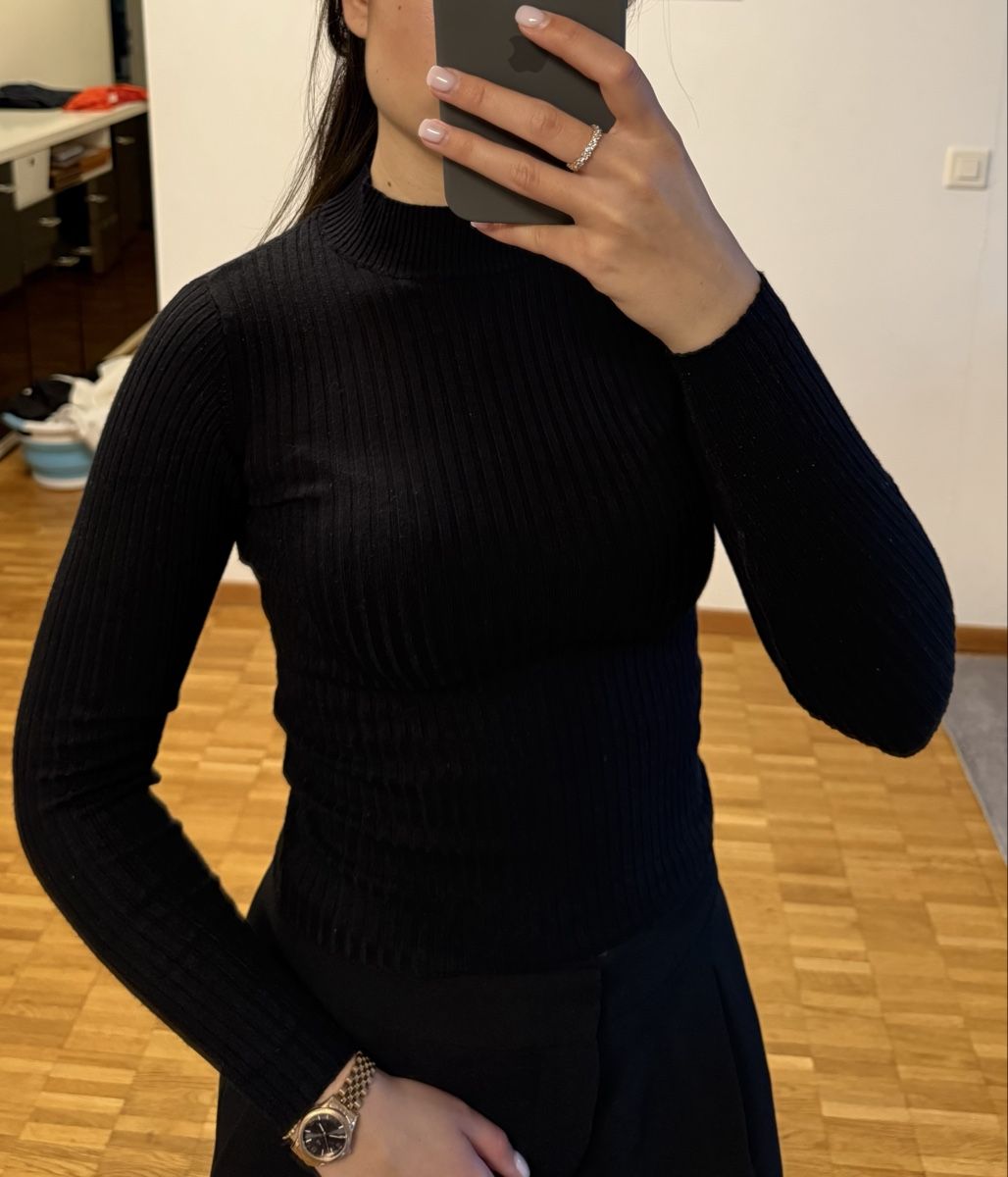 Pull&Bear Top: Pull&Bear Top noir côtelé Taille S – Nuovo (secondo la descrizione) da Les Avanchets venduto da NR07