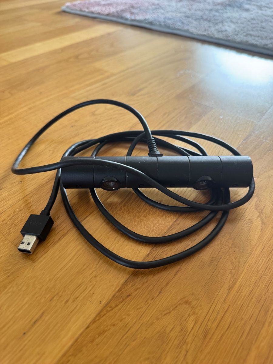 Sony VR Brille: PS VR Headset 1. Gen, 2 Motion Controller, Kamera – Gebraucht aus Sursee von TobiasAeppli 3