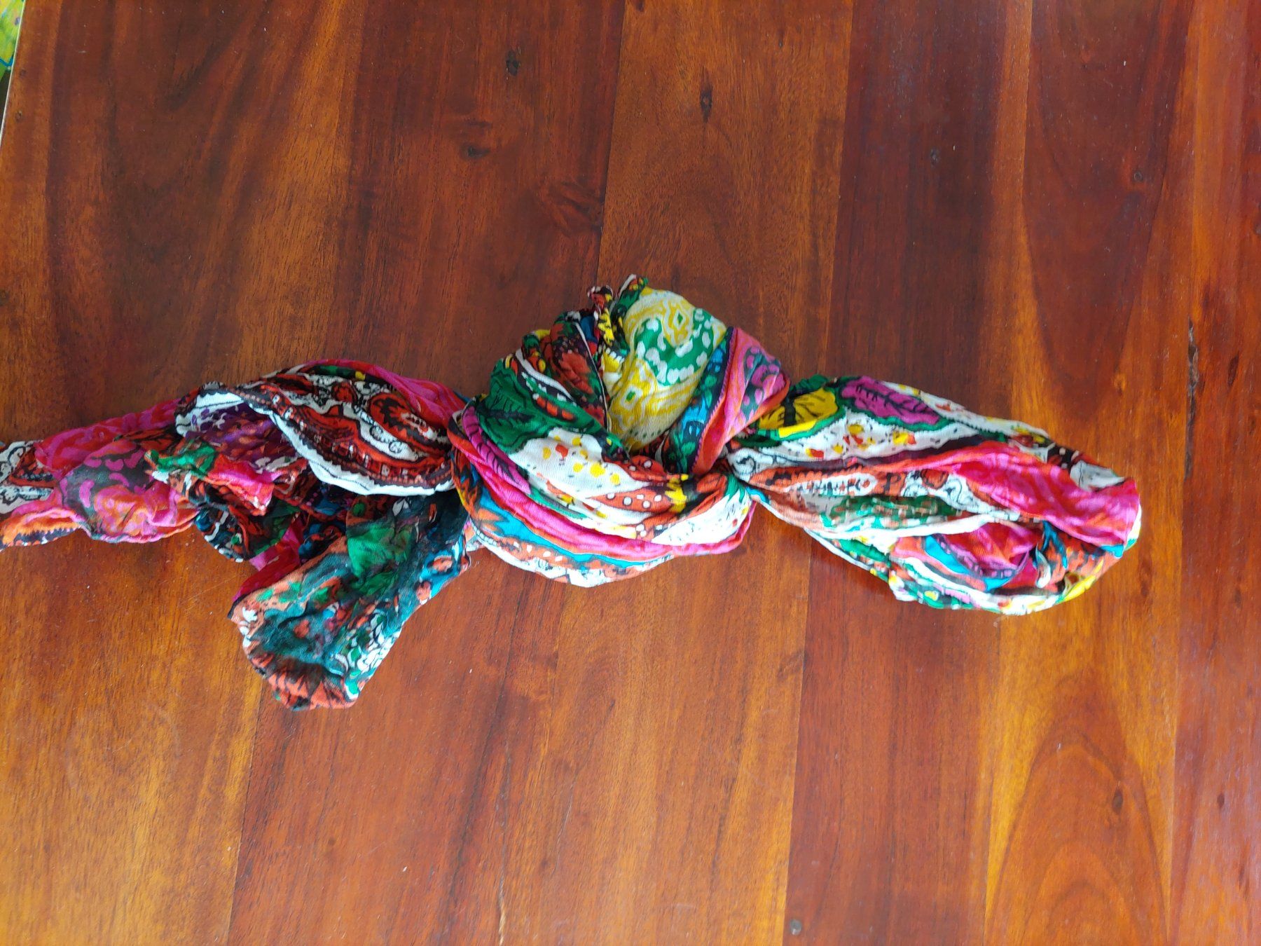 Foulard & Sciarpe: Bunter Schal / Foulard – Nuovo (secondo la descrizione) da Beckenried venduto da Havacola 3