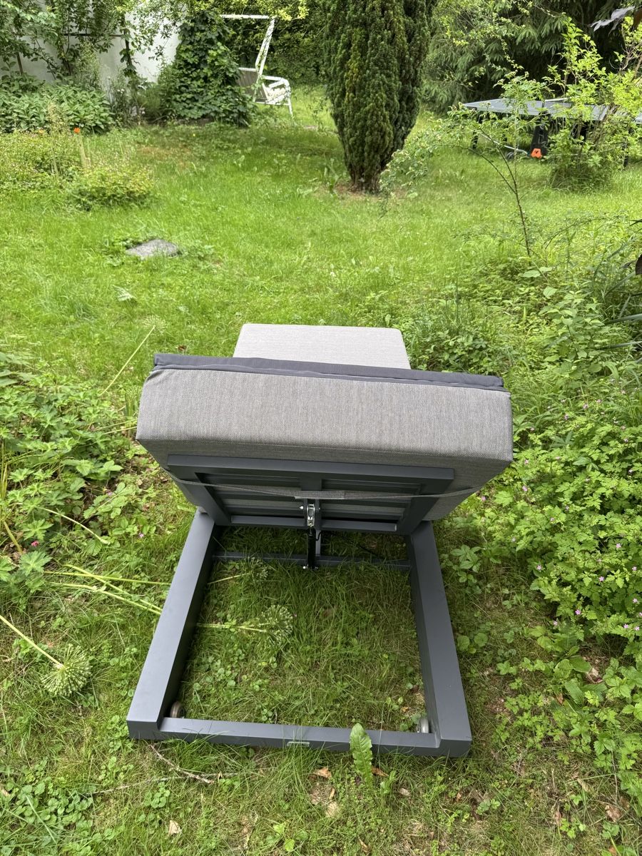 Chaises longues: Gartenliege – Neuf (Voir description) à Trin Mulin par leea.c 2