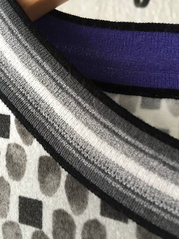 T-shirts: Marc Cain Shirt – D'occasion à Meisterschwanden par xX3000Xx 3