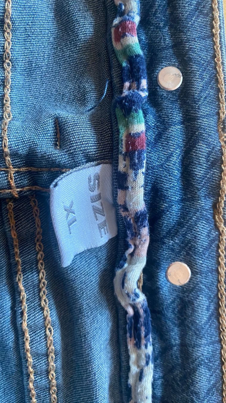 Jeans: Jeans mit Strasssteinen – Gebraucht aus luzern von bar_5gtr 4