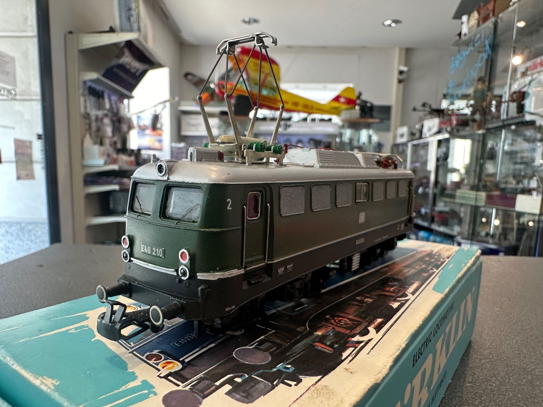 Märklin Modellini di ferrovie: Märklin 3040, DB E-Lok BR 140, analog – Usato da Chiasso venduto da Carrara-Modellismo 1
