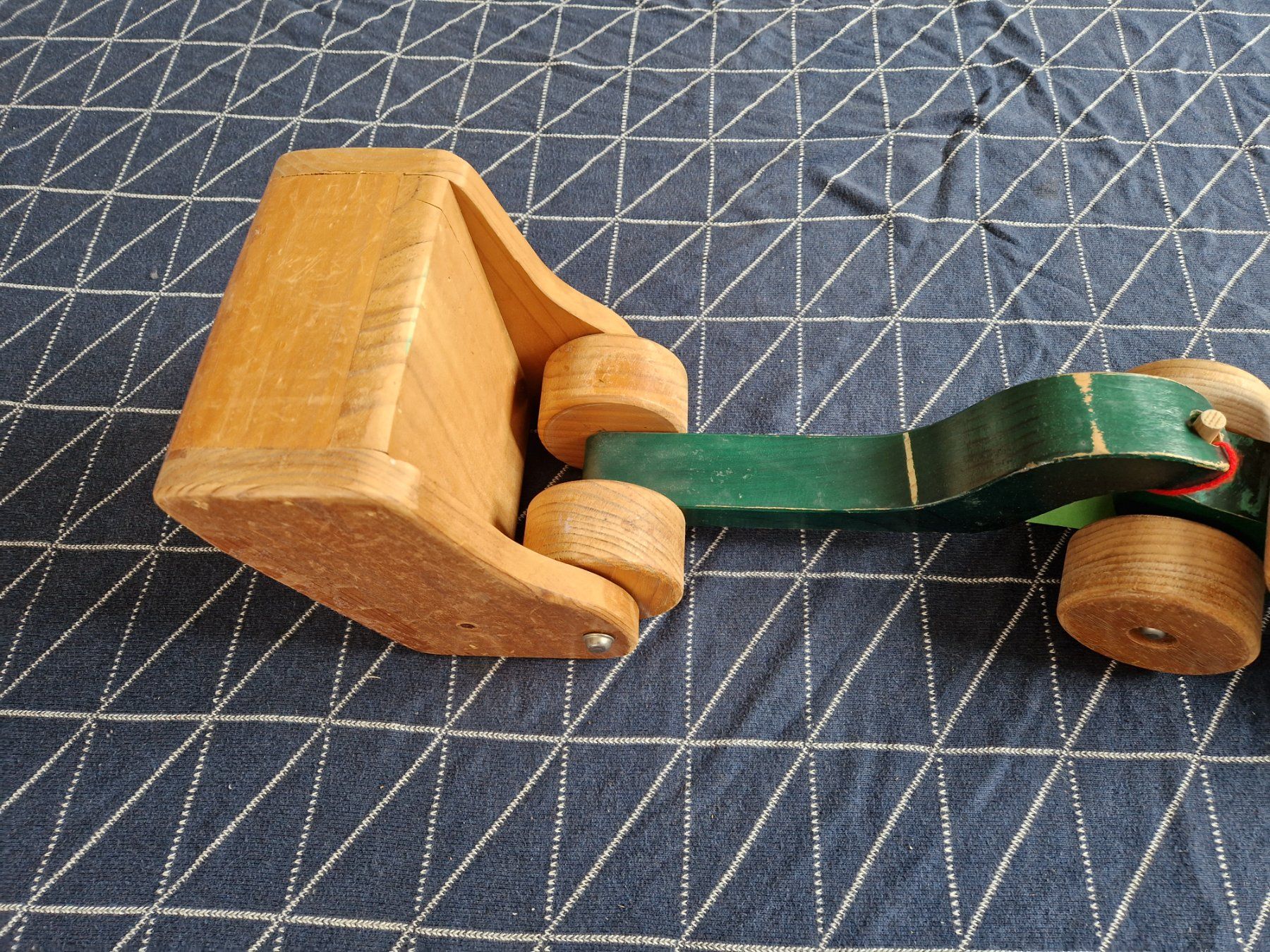 Spielzeuge: POD Holztraktor mit Anhänger – Gebraucht aus MUEHLAU von ibo_5c7d 1
